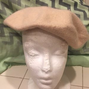 Major wear beret 100% wool in pre-owned